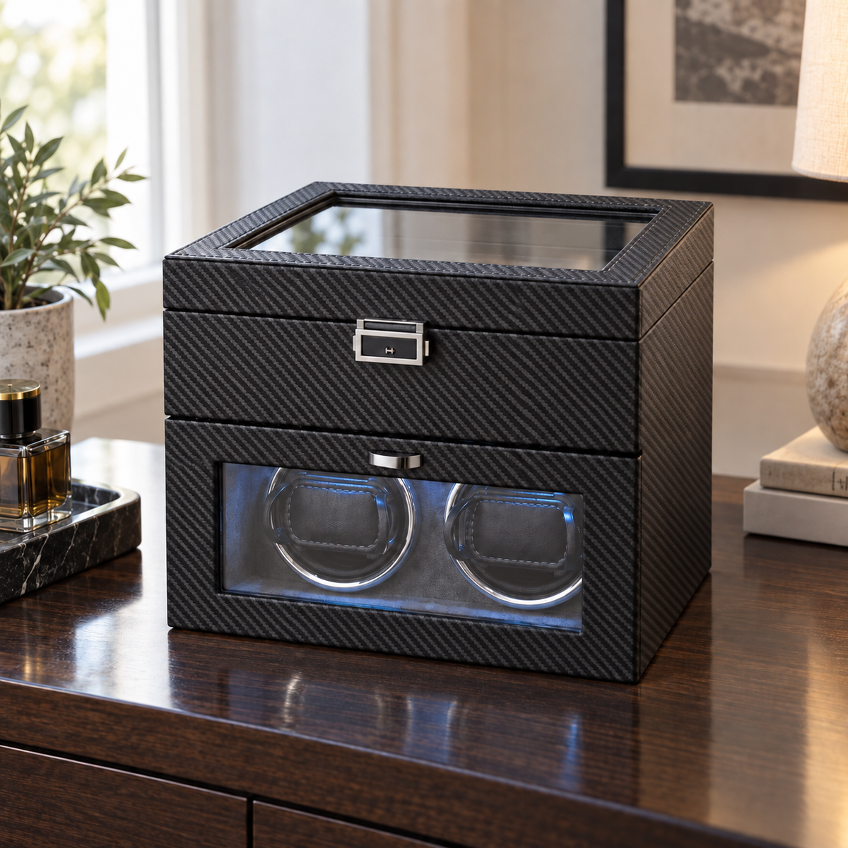 Cabinet remontoir Opéra fibre de carbone, fermé, mis en scène