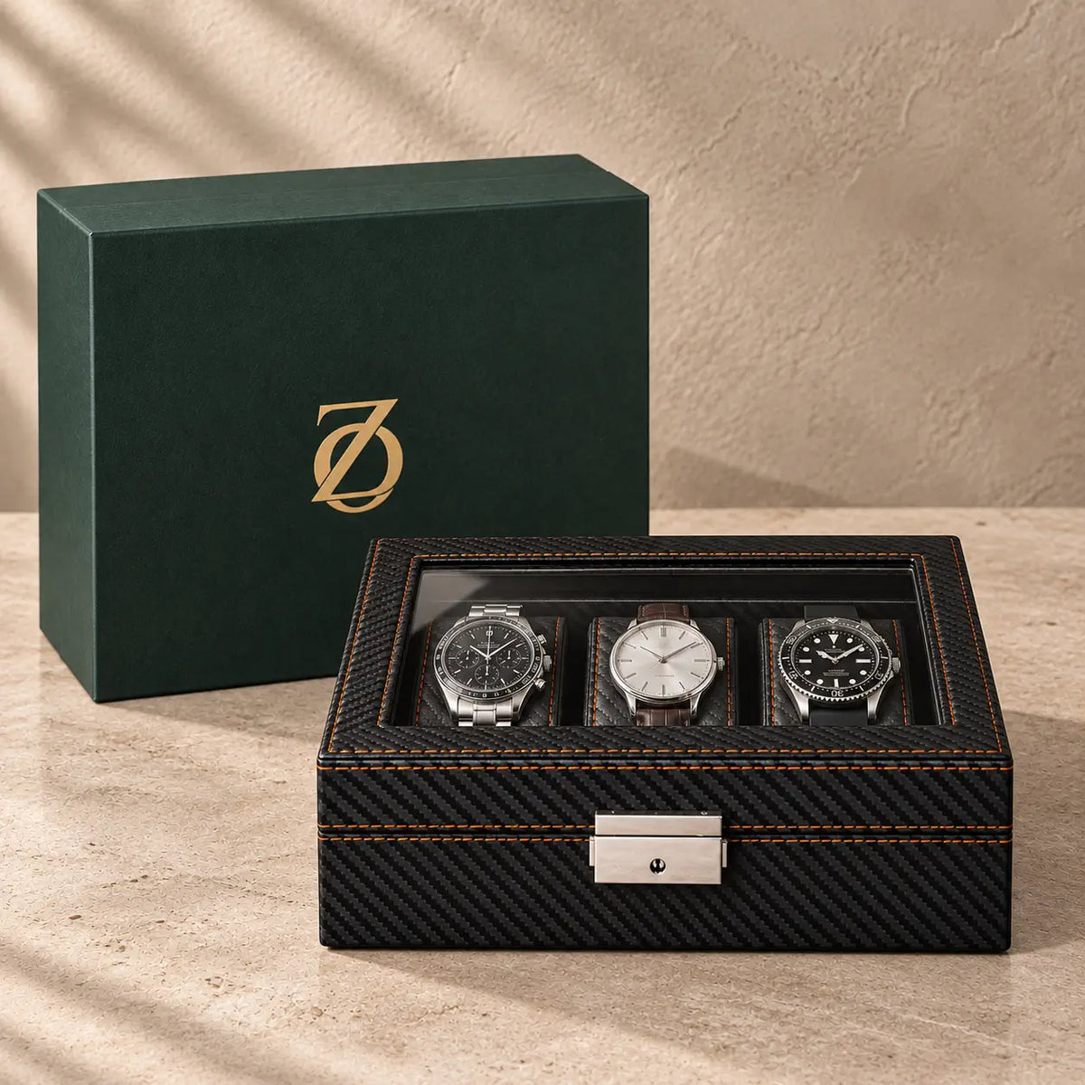 Boîte à montres Haussmann 3 emplacements à côté de sa boîte de présentation Zaviloo